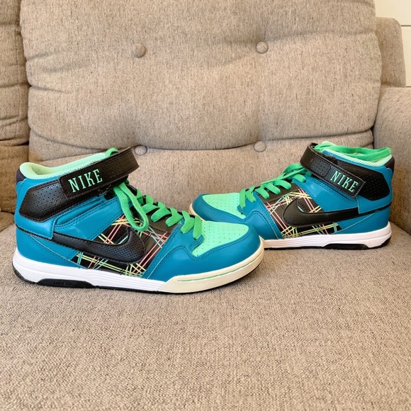 Nike Air Mogan Mid - Size 7.5 - Picture 1 of 3
